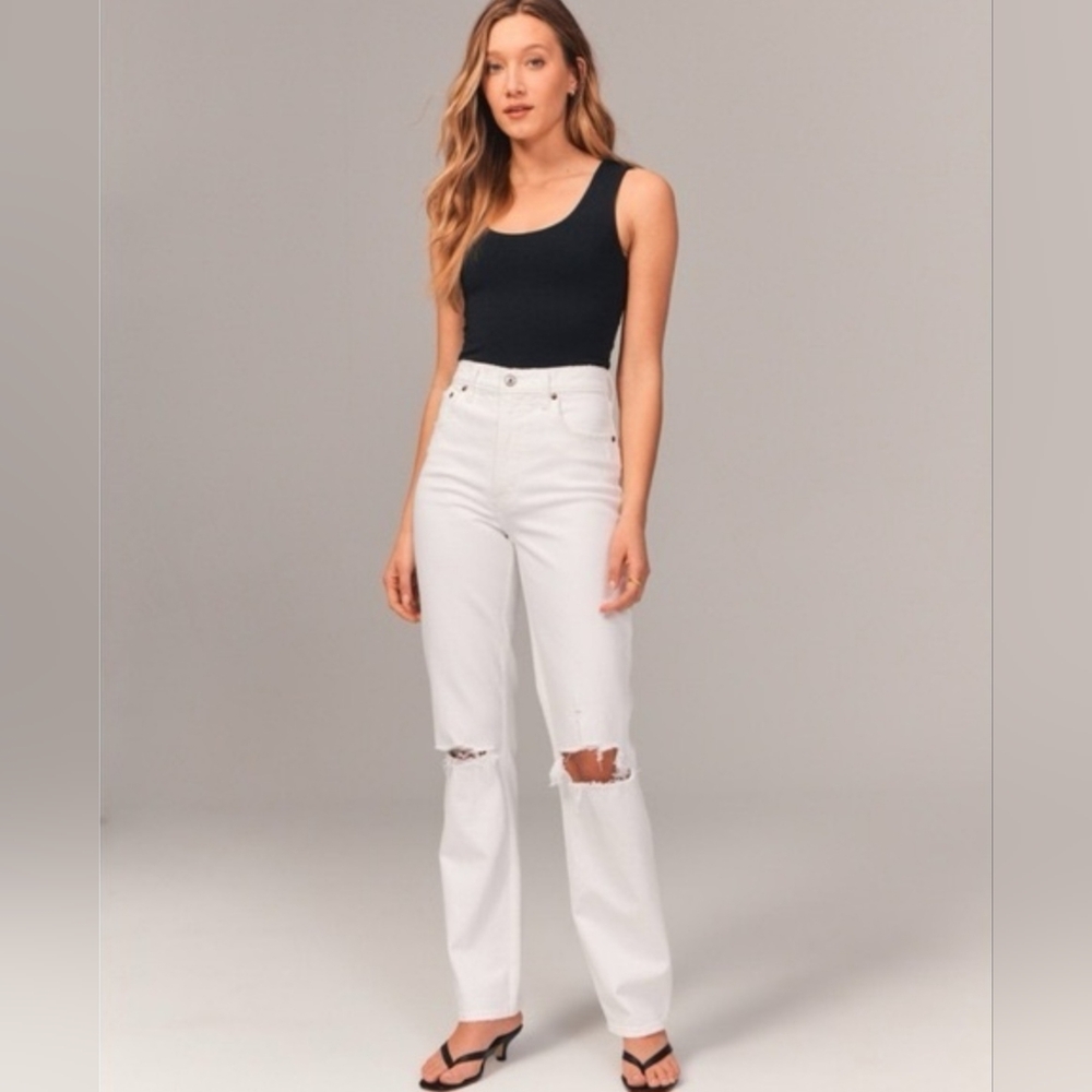 Abercrombie & Fitch The 90s Straight Ultra High Rise Curve Love White Denim Jean